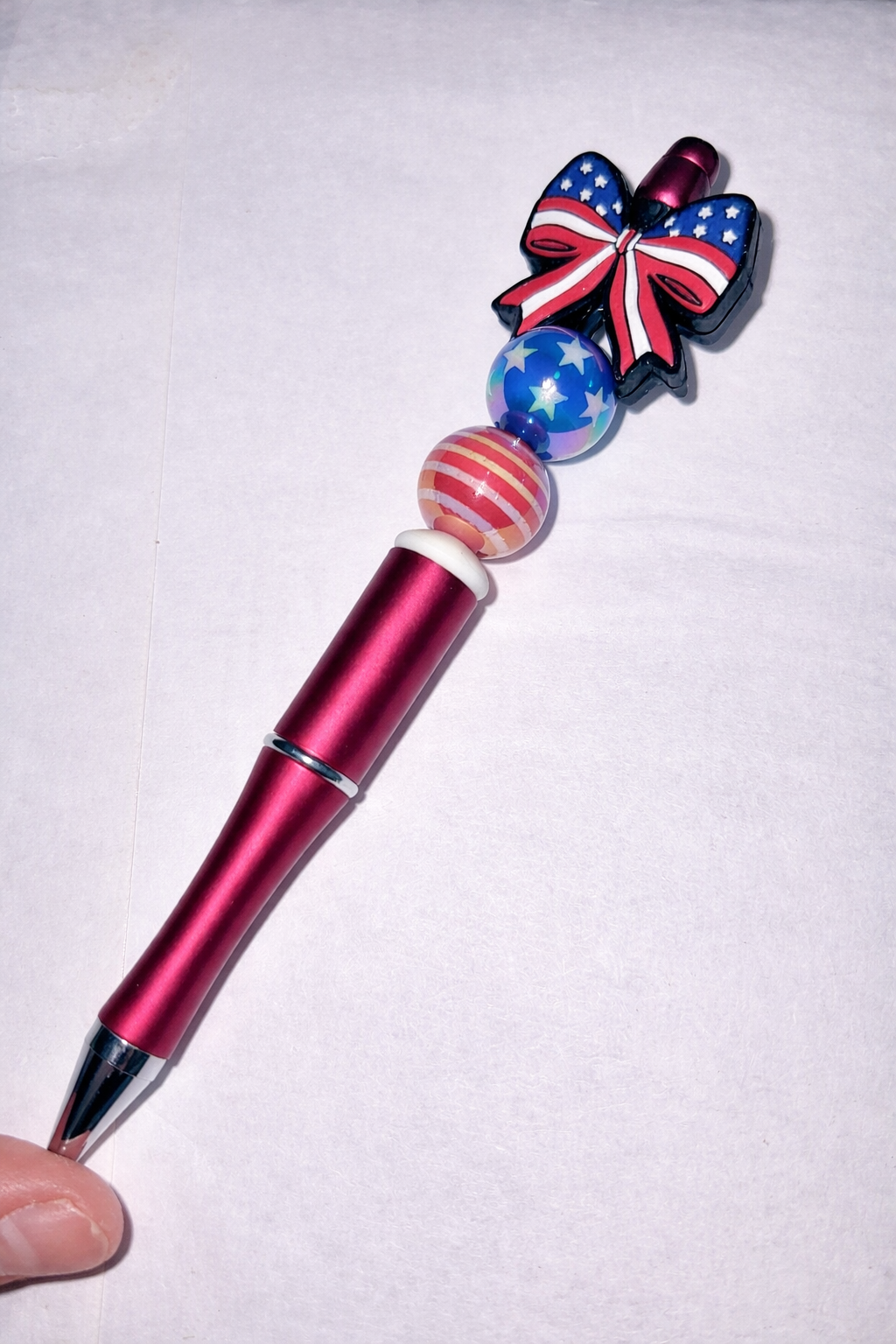 Patriotic pen with charm details